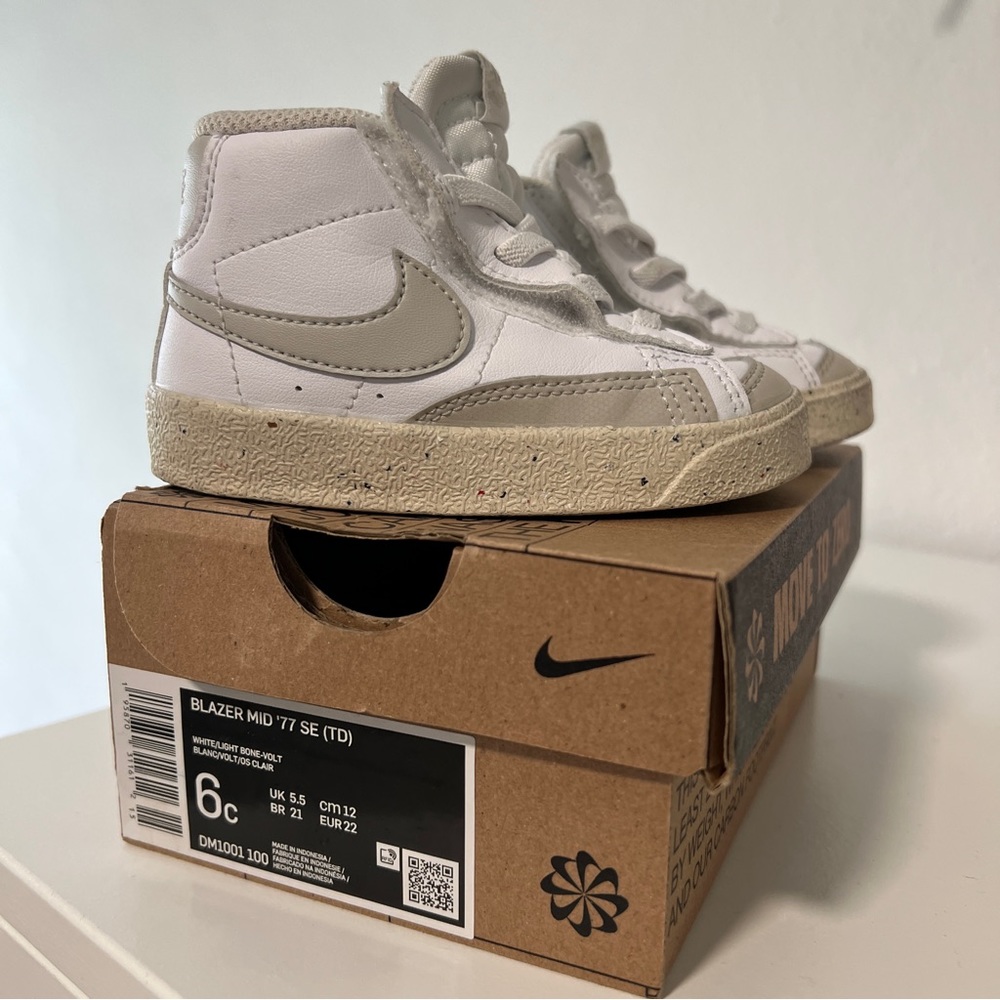 Nike blazer mid ‘77. Size 6 toddler
